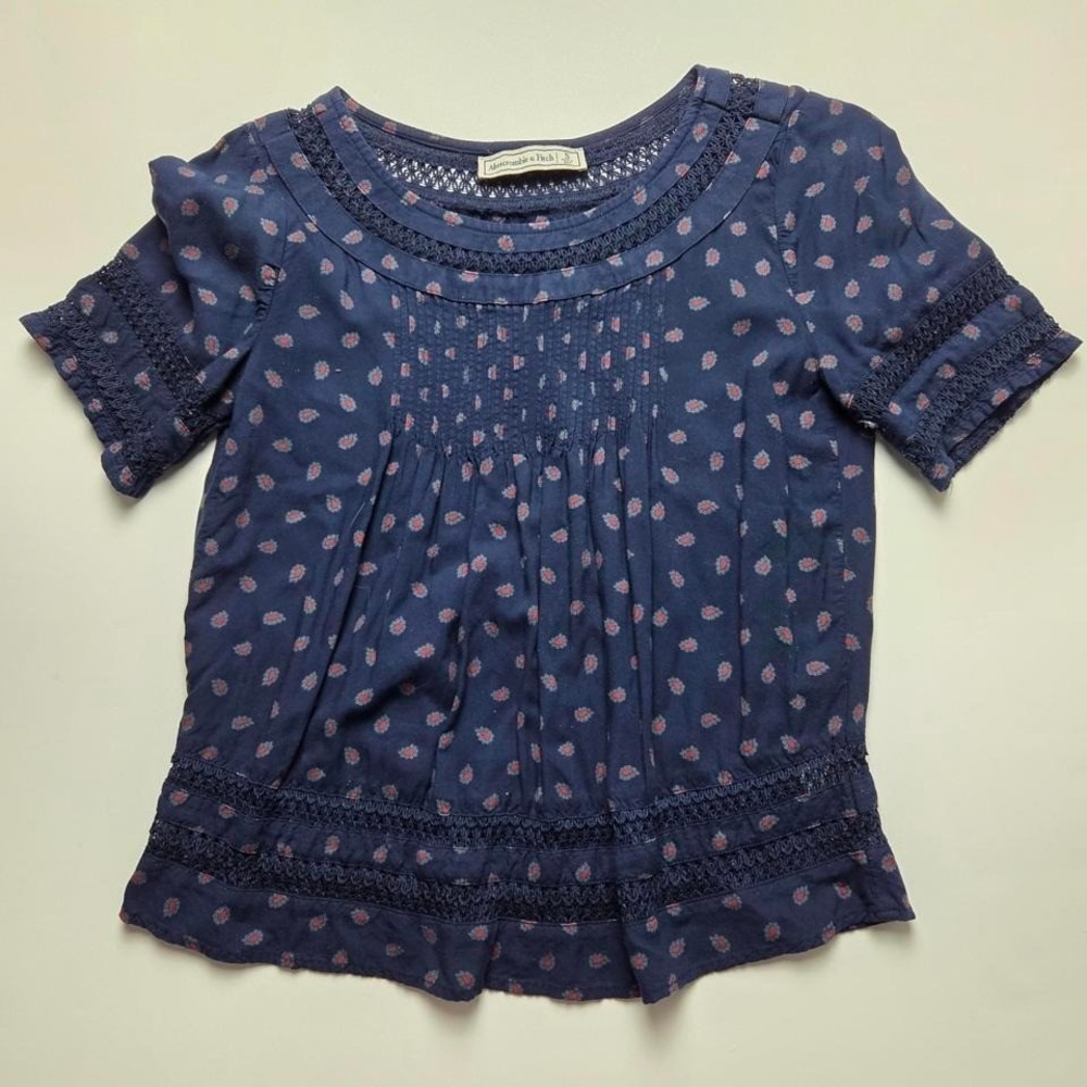 Abercrombie & Fitch‎ Dark Blue Paisley Print Ruffle Top Size Small